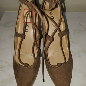 Short Pointy Heelels